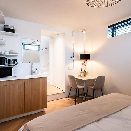 Beautiful Amstel Houseboat Daire Amsterdam Dış mekan fotoğraf