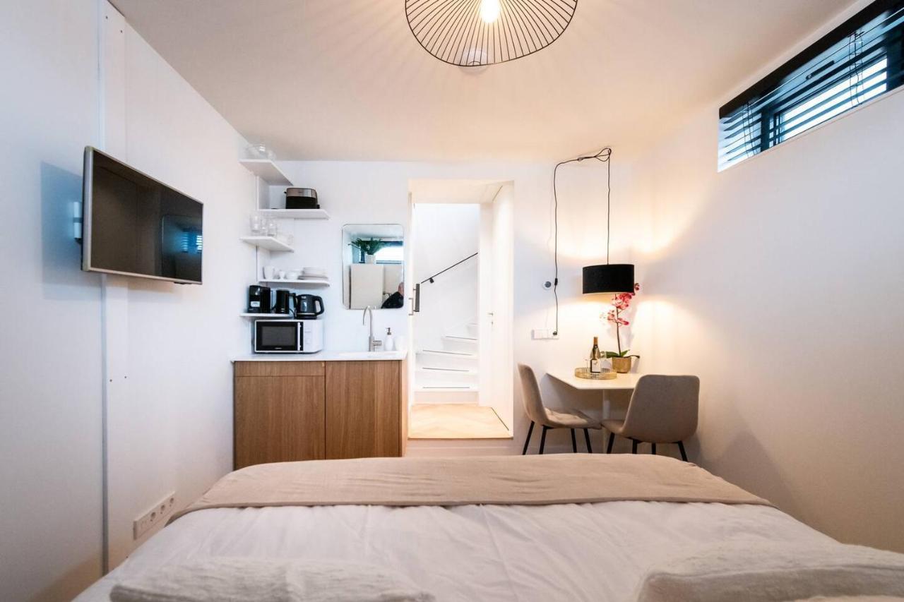 Beautiful Amstel Houseboat Daire Amsterdam Dış mekan fotoğraf