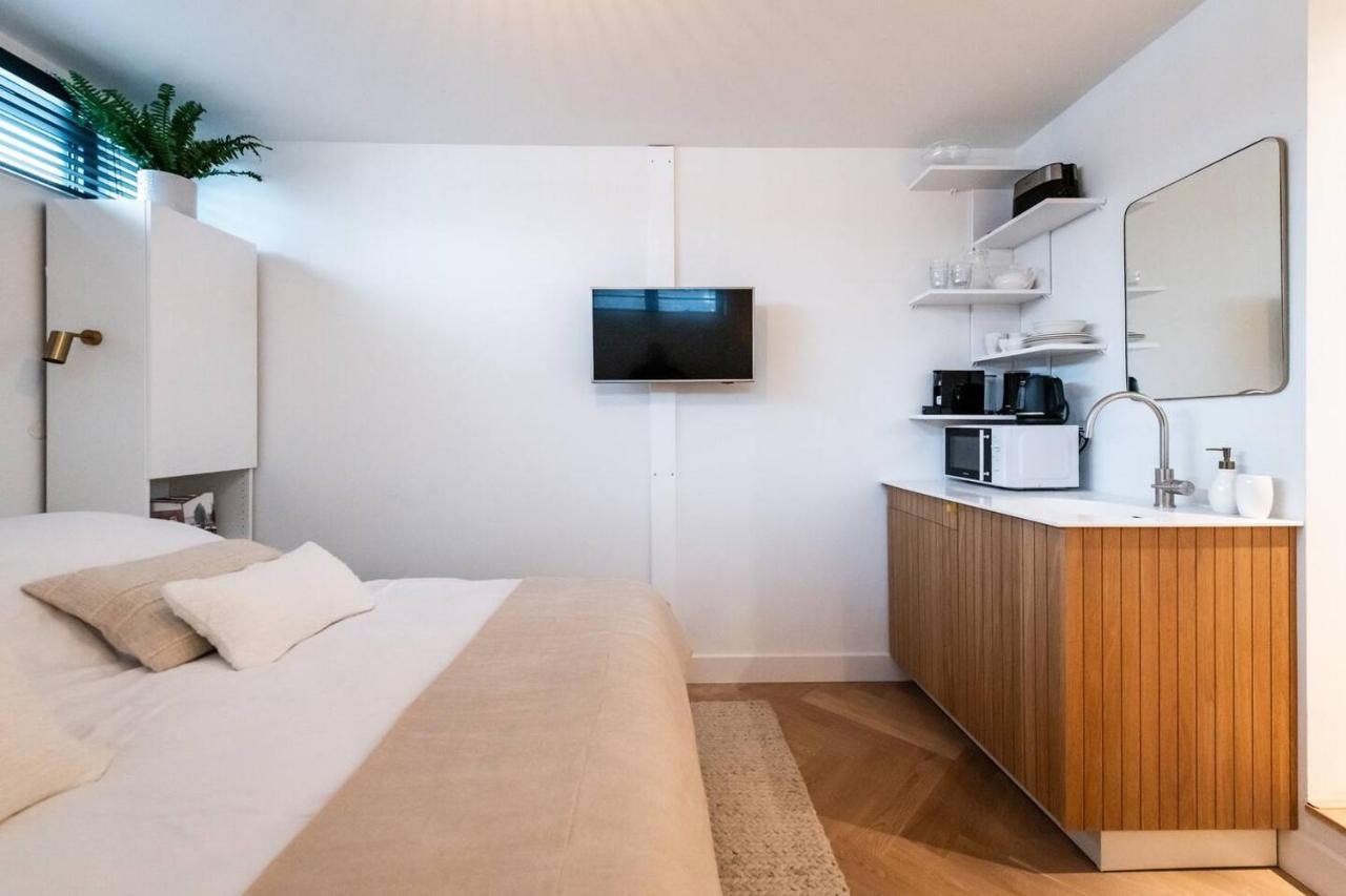 Beautiful Amstel Houseboat Daire Amsterdam Dış mekan fotoğraf