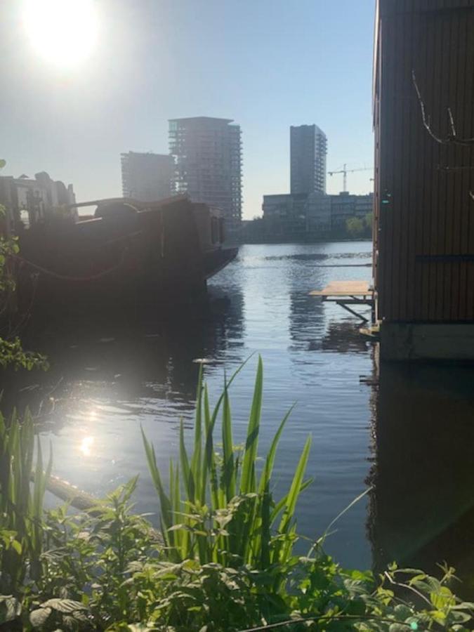 Beautiful Amstel Houseboat Daire Amsterdam Dış mekan fotoğraf